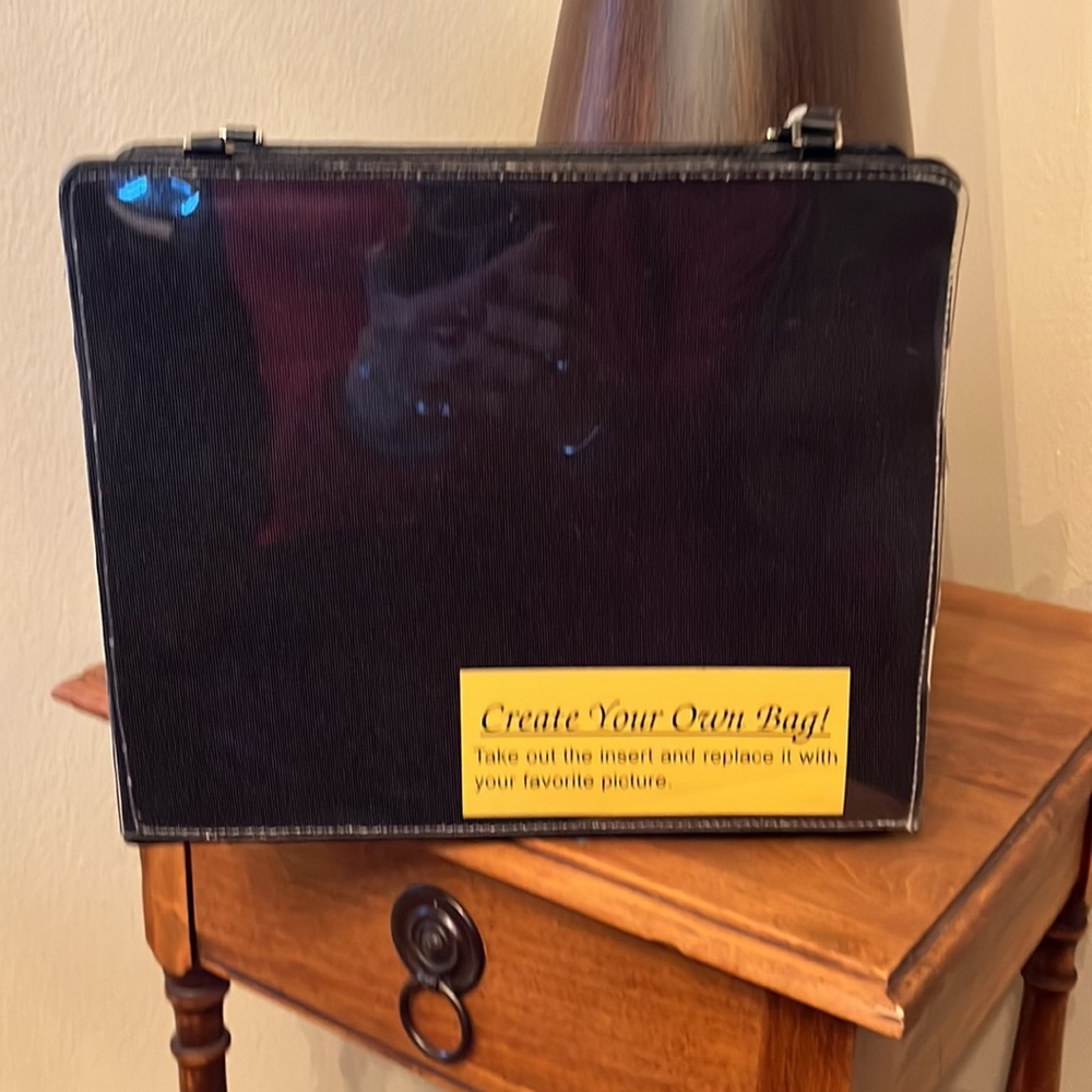 Black Display Purse - Picture 5 of 7